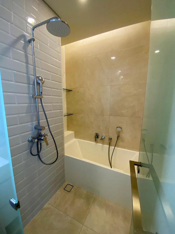 2 Bedroom Luxury Apartment 3 Min Walk From Bts Ekkamai Бангкок Екстер'єр фото